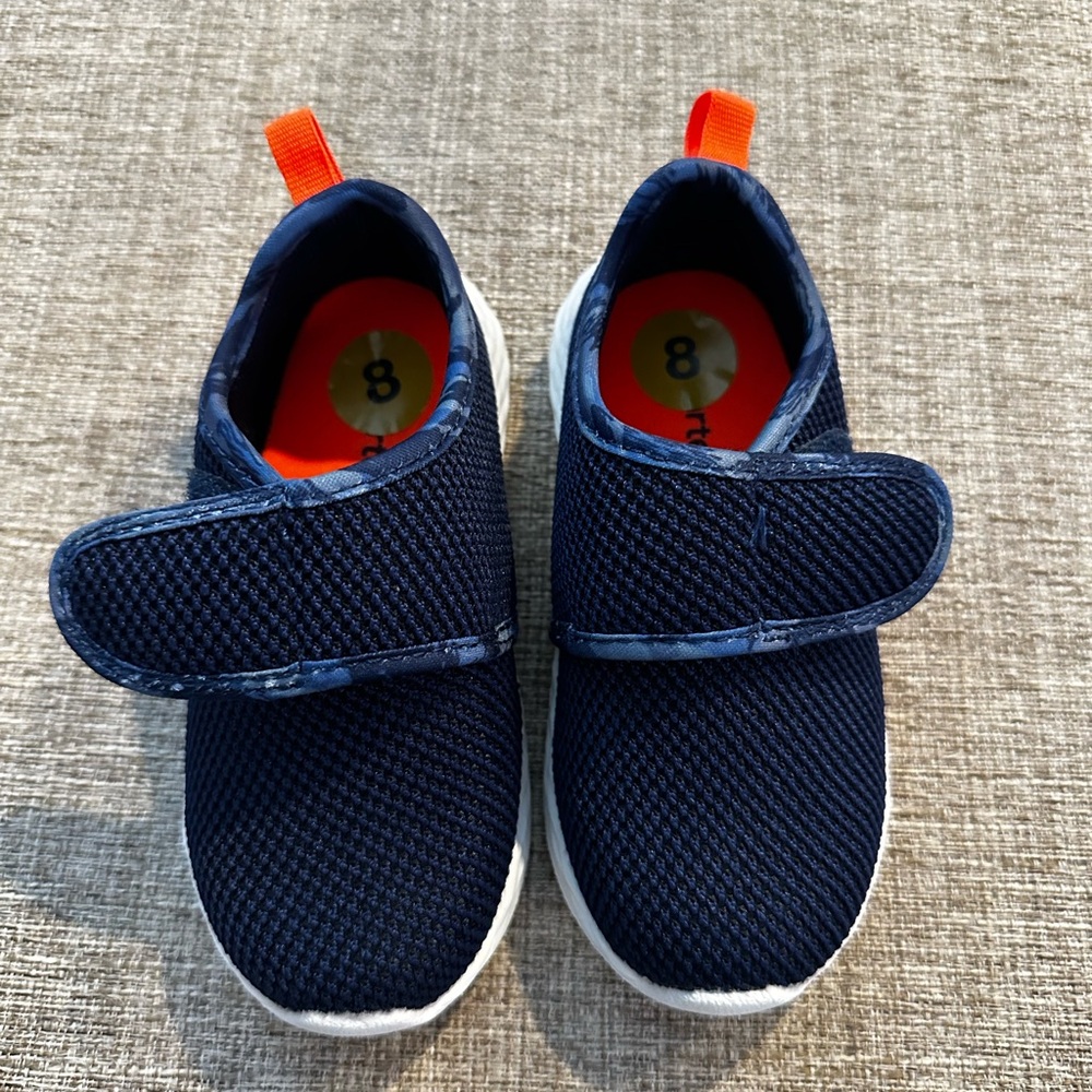 Carter’s size 8 blue mesh Velcro sneakers